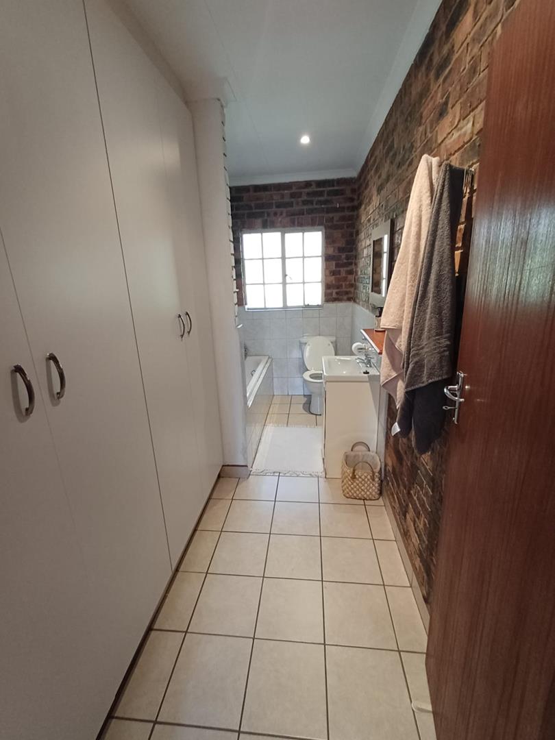 9 Bedroom Property for Sale in Willow Grange Free State